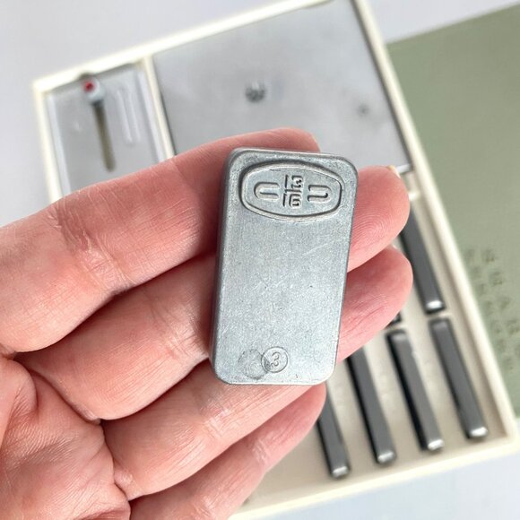 Sears Kenmore Buttonholer Zig-Zag Sewing Machine Accessories Kit Model 17501 Vtg - Picture 4 of 16